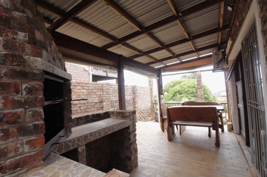 4 Bedroom Property for Sale in Noorsekloof Eastern Cape